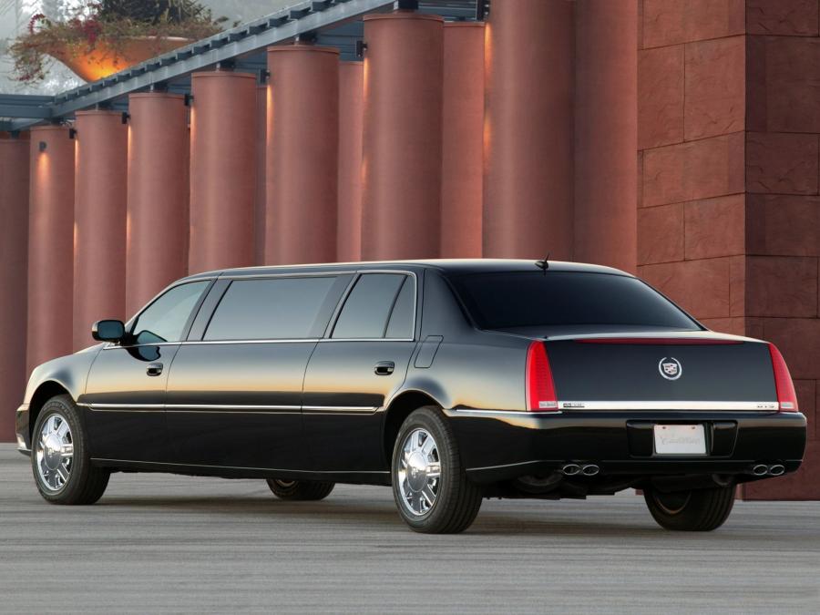  Cadillac DTS Limousine 2006 года  (фото 2 из 2)